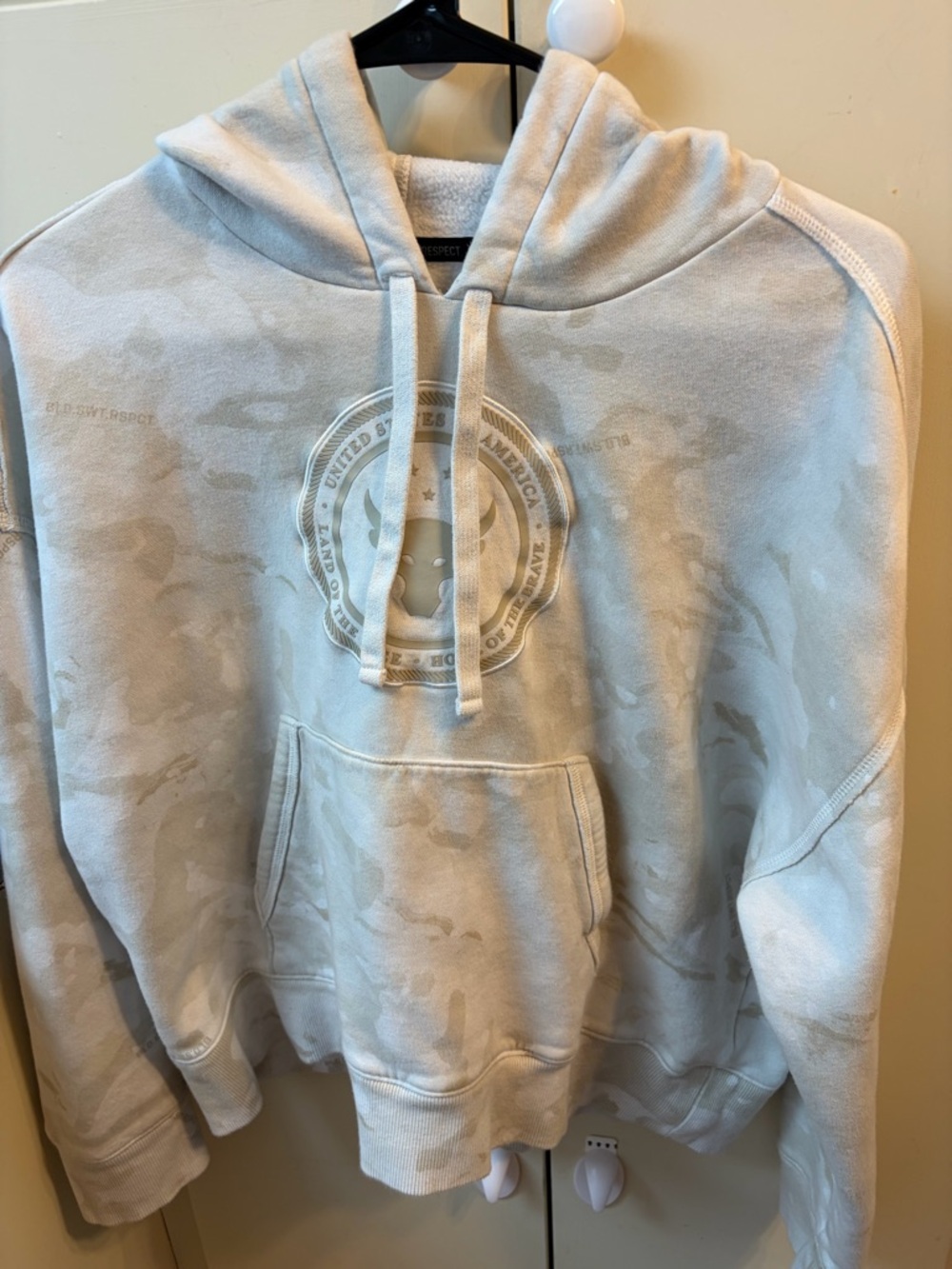 Under Armor Women’s Light Gray Camouflage Pullover Hoodie